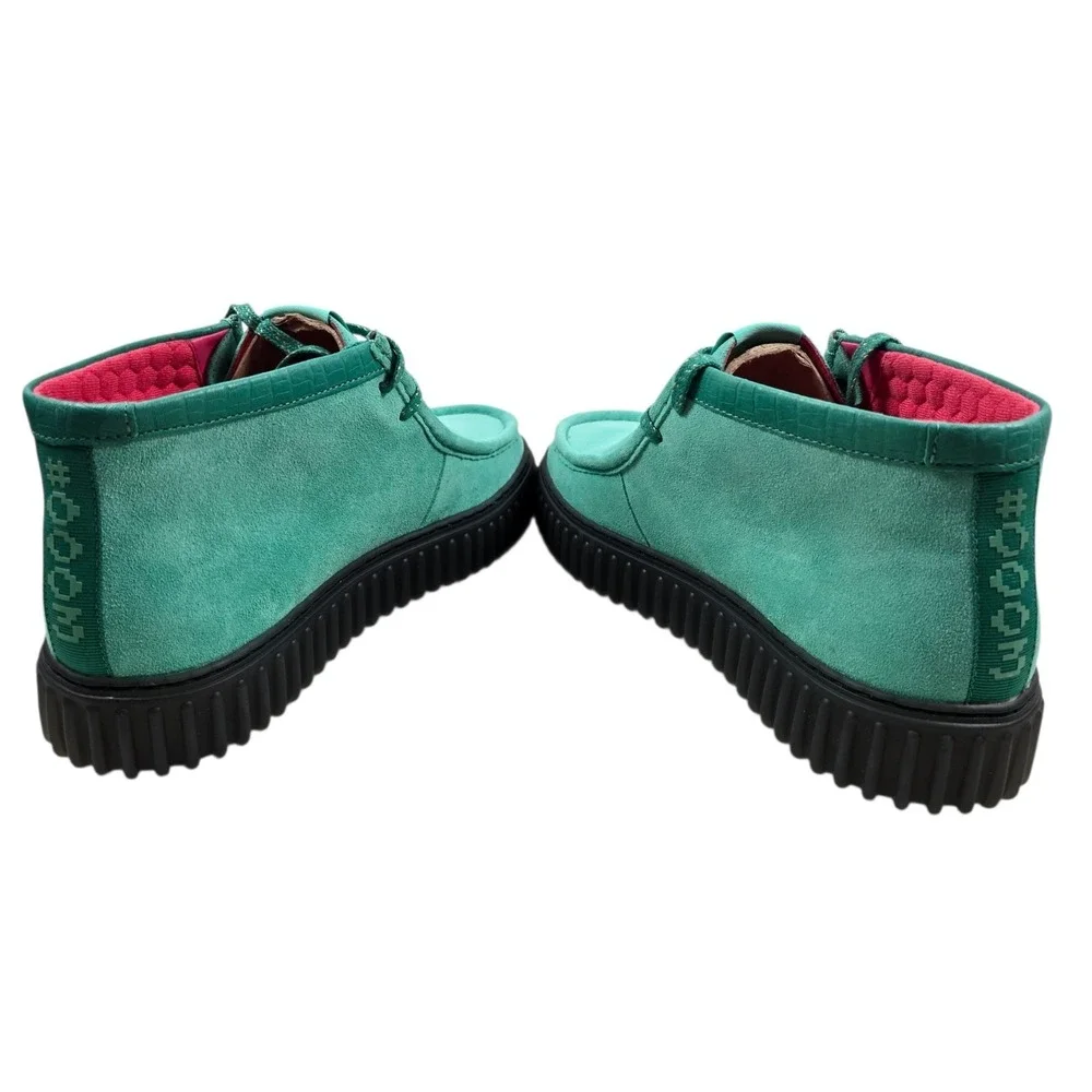 Clarks Torhill Explore X Pokémon Venusaur Turquoise Suede Chukka, Mens Sz 9 NEW